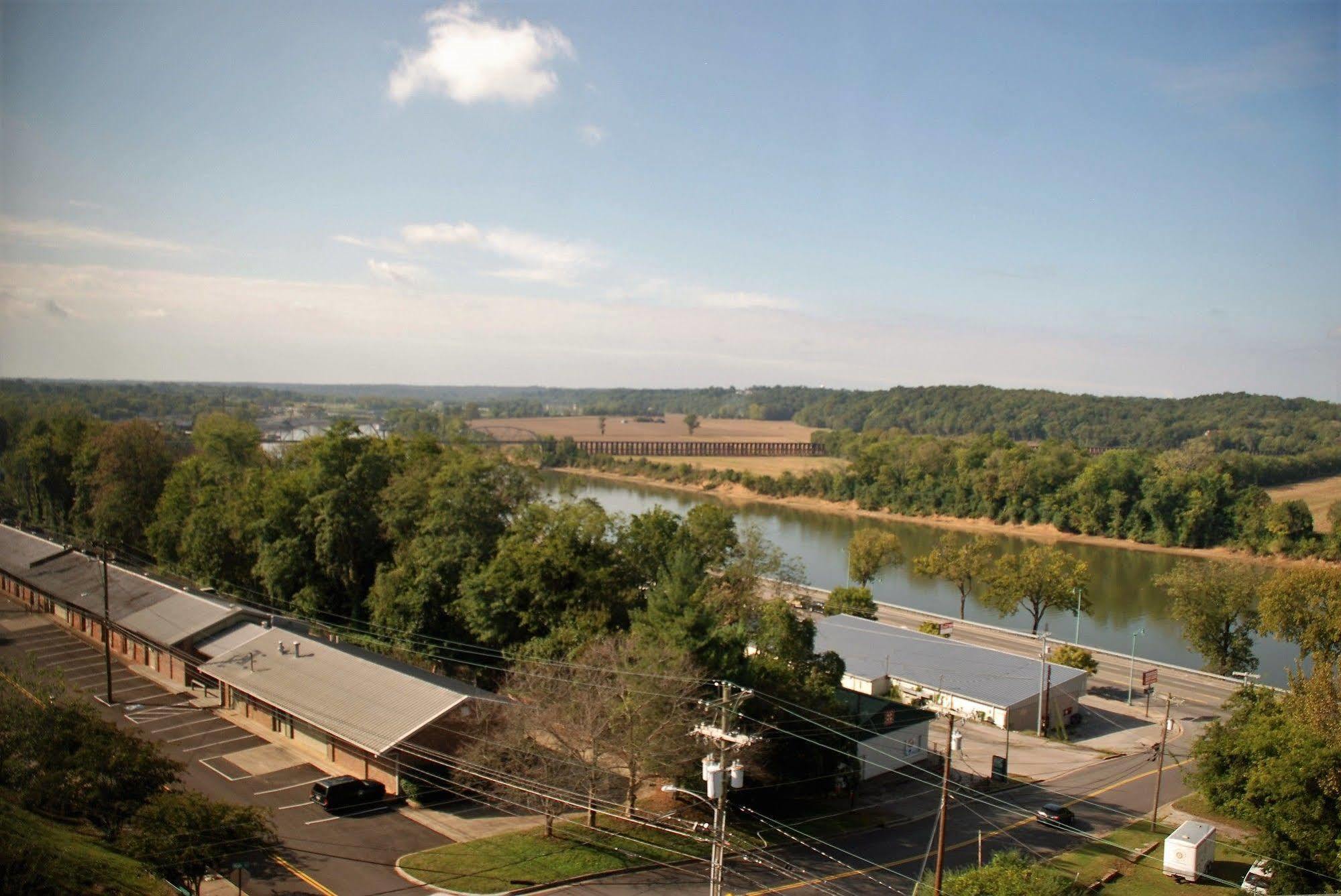 Doubletree By Hilton Clarksville Riverview Buitenkant foto