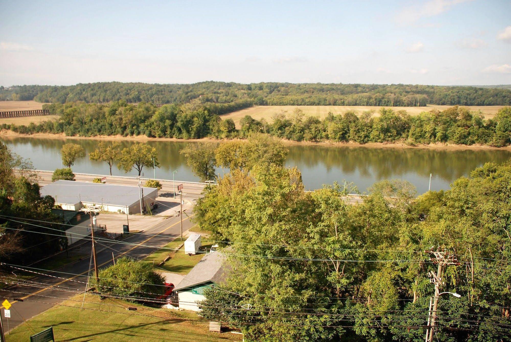 Doubletree By Hilton Clarksville Riverview Buitenkant foto
